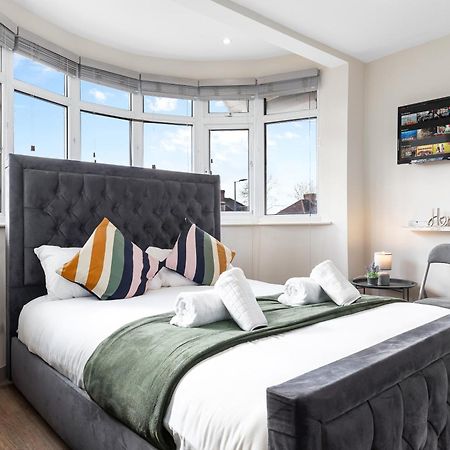 Serviced Ensuite Modern Studio - Sleeps 2 - Near Wembley Stadium - Good Transport Link To Central London - Harrow Ha3 Hatch End Eksteriør billede