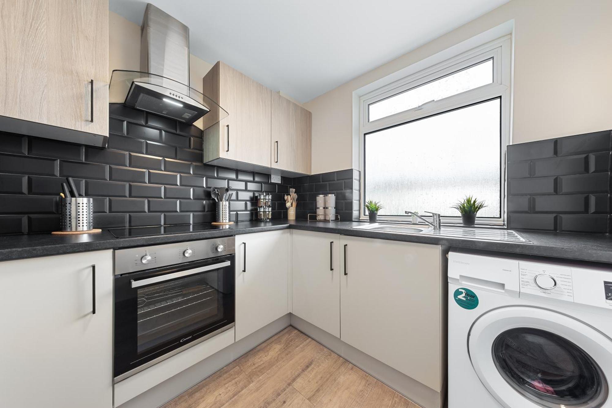 Serviced Ensuite Modern Studio - Sleeps 2 - Near Wembley Stadium - Good Transport Link To Central London - Harrow Ha3 Hatch End Eksteriør billede